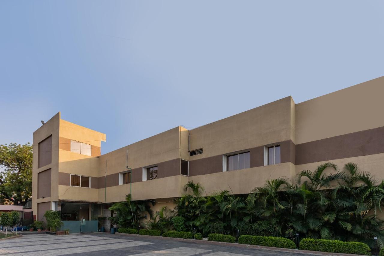 Oyo 75956 Hotel Grand Rourkela Exterior photo